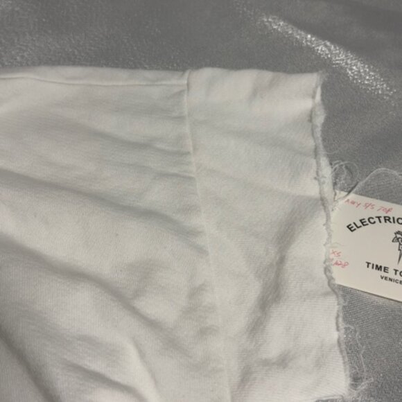 ELECTRIC & ROSE TIME TO LIVE WHITE TOP W/DISTRESSED SEAMS NWT XS - Picture 6 of 6